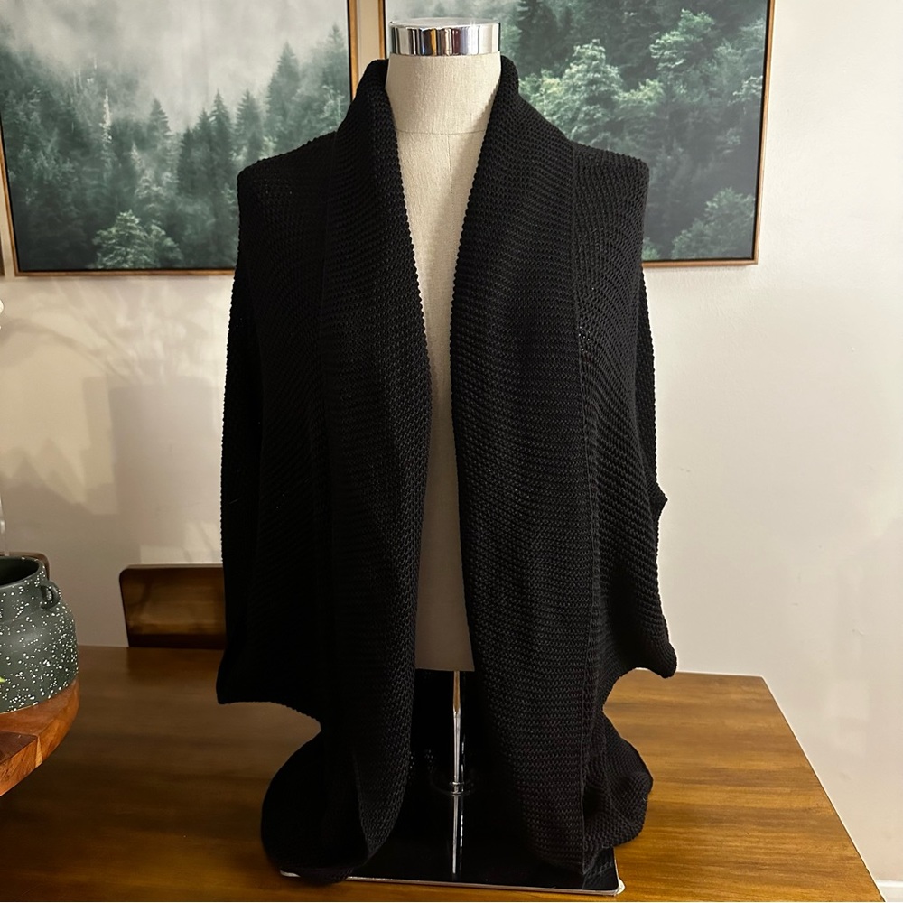 Lane Bryant Size 26/28 Short Sleeve Black Cardigan